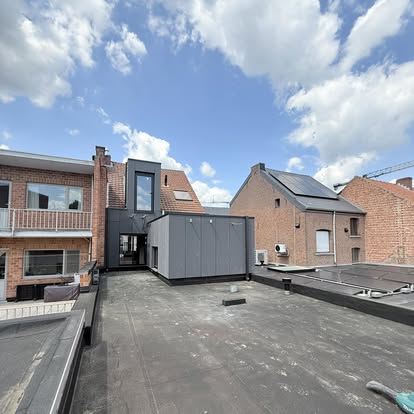 Foto van VDV Dakwerken bv in Beveren-Kruibeke-Zwijndrecht — Dakdekker Foto van VDV Dakwerken bv in Beveren-Kruibeke-Zwijndrecht — Dakdekker