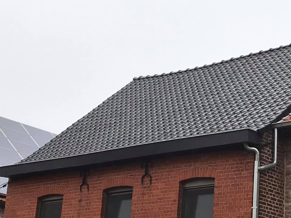 Foto van Algemene Dakwerken Mdek in Wevelgem — Dakdekker Foto van Algemene Dakwerken Mdek in Wevelgem — Dakdekker