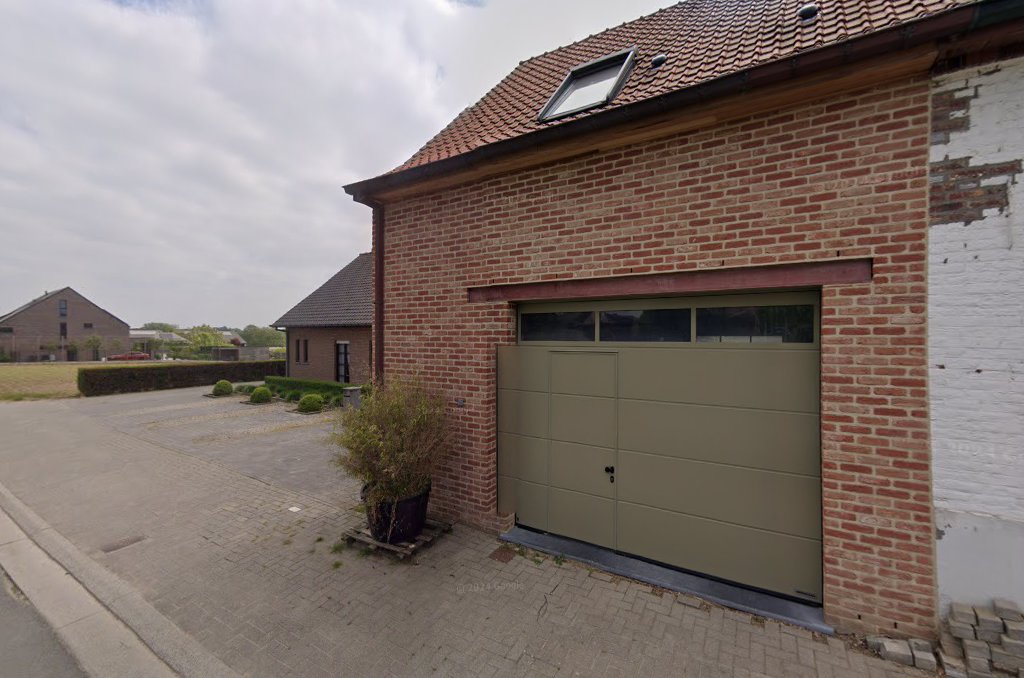 Foto van Sadones Luc in Brakel — Dakdekker Foto van Sadones Luc in Brakel — Dakdekker