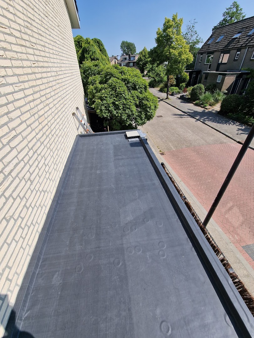 Foto van Teuling Totaalonderhoud & Dakbedekking in Zwijndrecht — Dakdekker Foto van Teuling Totaalonderhoud & Dakbedekking in Zwijndrecht — Dakdekker