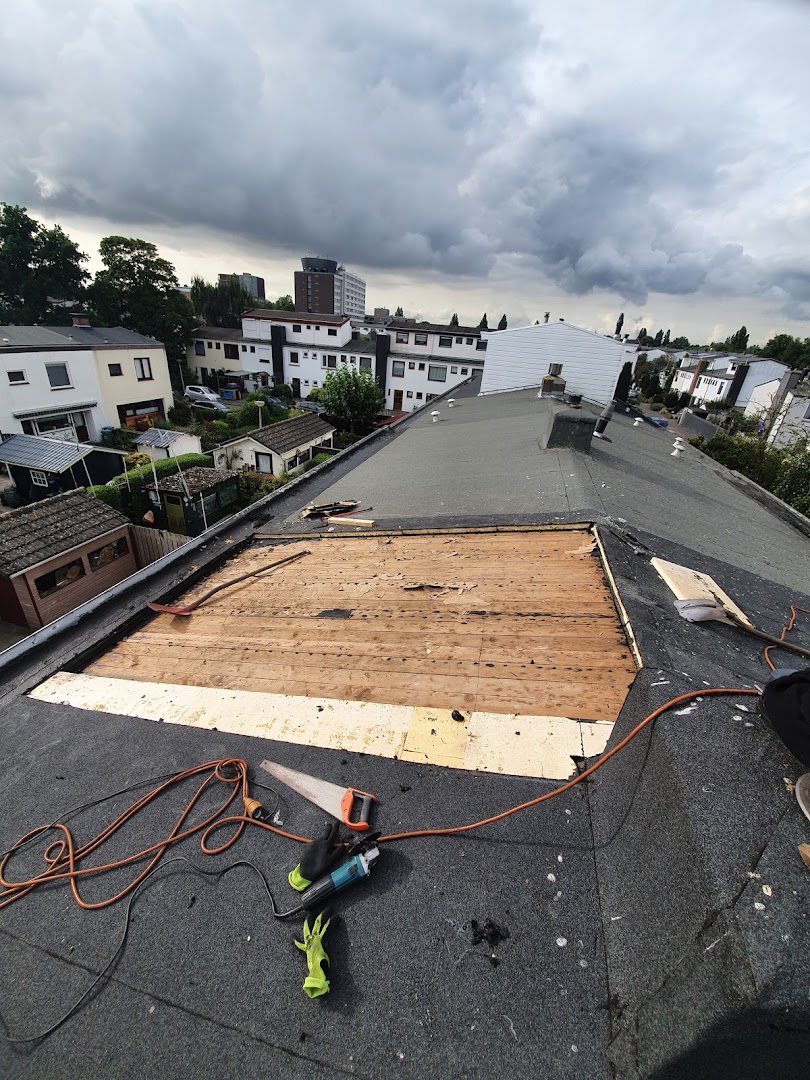 Foto van Teuling Totaalonderhoud & Dakbedekking in Zwijndrecht — Dakdekker (foto 3)