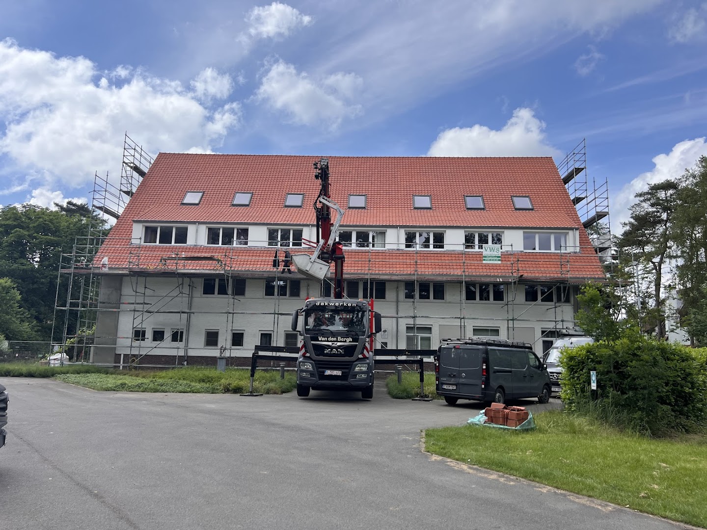 Foto van Van Den Bergh in Rijmenam — Dakdekker (foto 3)