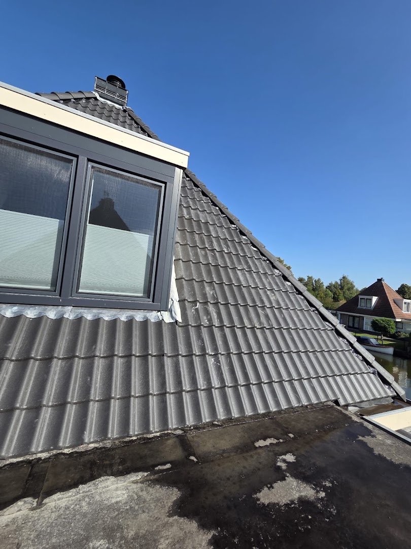 Foto van Dakwerken uit antwerpen in Antwerpen — Dakdekker Foto van Dakwerken uit antwerpen in Antwerpen — Dakdekker