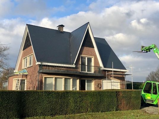 Foto van Dacomet in Mol — Dakdekker (foto 2)