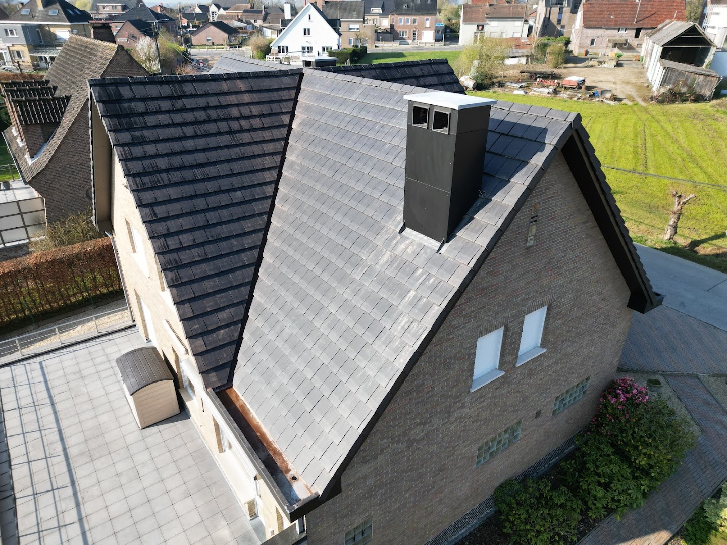 Foto van D-Reno - Totale dakrenovatie in Pajottegem en omstreken in Pajottegem — Dakdekker (foto 2)