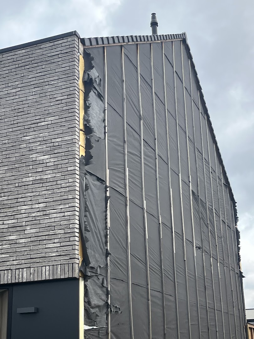 Foto van EFY Dakwerken in Maasmechelen — Dakdekker (foto 3)