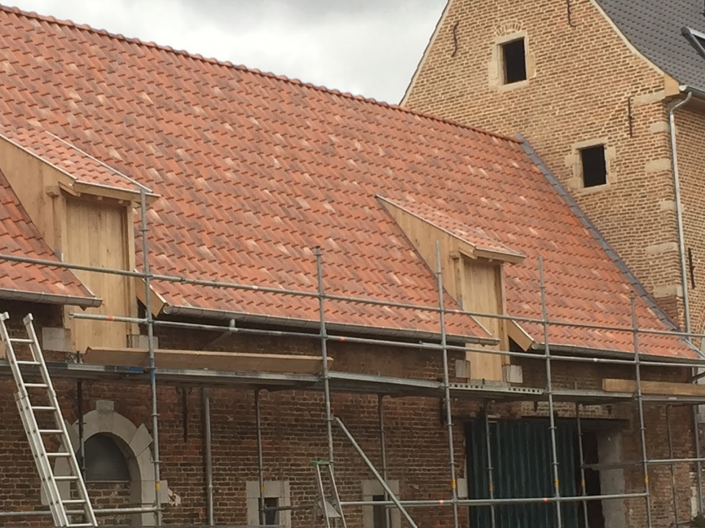 Foto van DSV Ambacht op Maat in Alken — Dakdekker (foto 2)