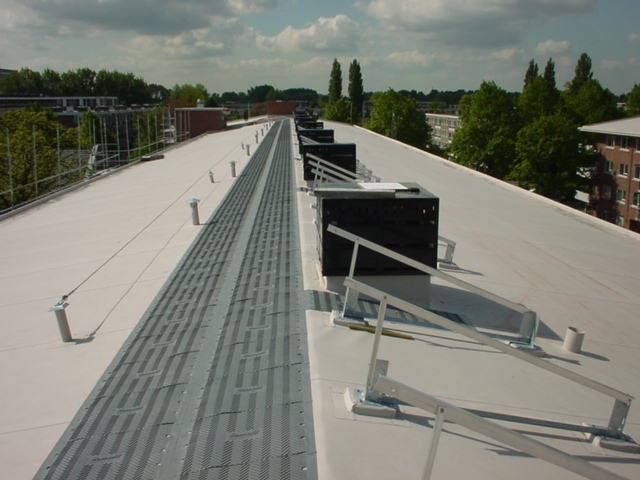 Foto van Construmat Roof Service in Mortsel — Winkel voor dakdekkersbenodigdheden (foto 2)