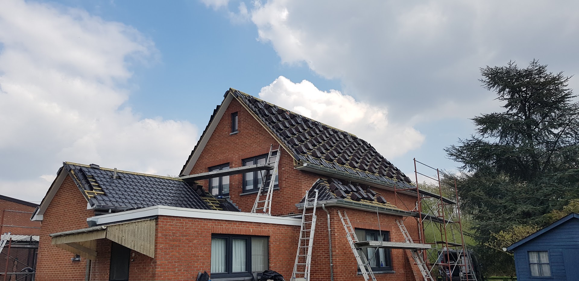 Foto van Dakwerken Bidani projects in Oudsbergen — Dakdekker (foto 3)