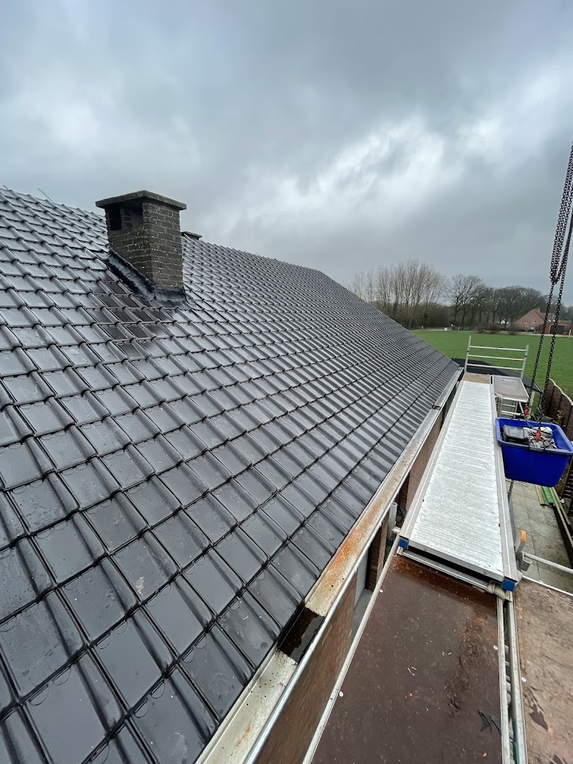 Foto van Dw En K Houtconstructies Bvba in Aalter — Dakdekker (foto 2)