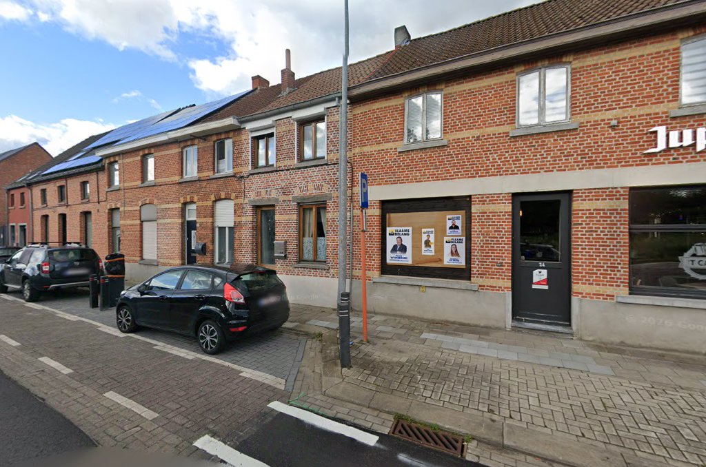 Foto van dakwerken lorenzo hofman in Sint-Niklaas — Dakdekker Foto van dakwerken lorenzo hofman in Sint-Niklaas — Dakdekker