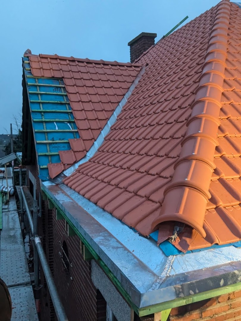 Foto van Dakwerken Fieuw in Langemark-Poelkapelle — Dakdekker (foto 2)