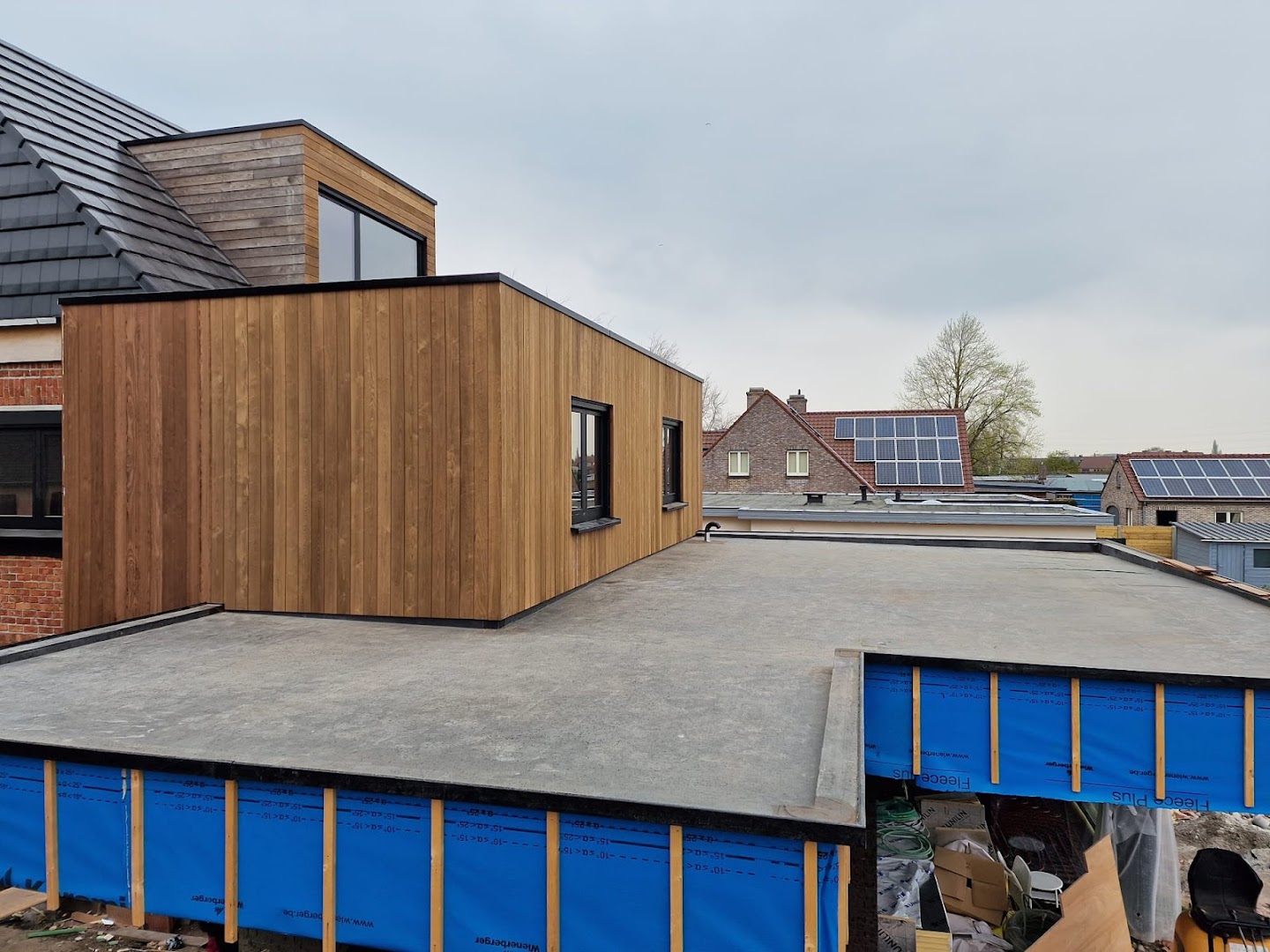 Foto van De Roose BV in Lievegem — Dakdekker (foto 2)