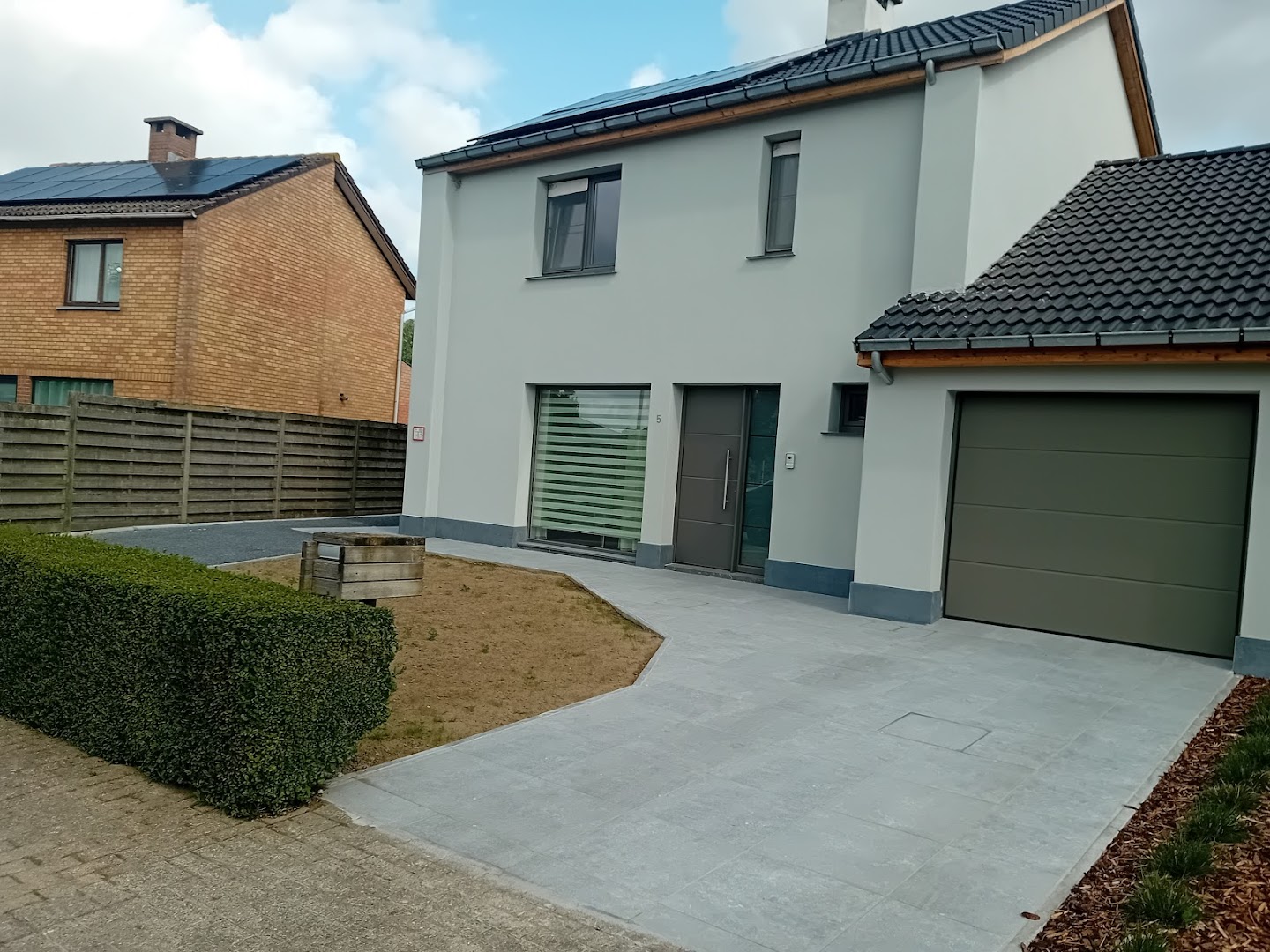 Foto van Verhelst-Casier | dakwerken & isolatie, gevelbekleding (crepi, sidings, leien), asbestverwijdering in Torhout — Aannemer (foto 2)