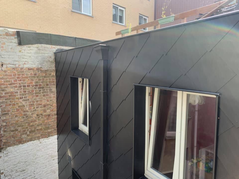 Foto van VFD Dakwerken | Pannendaken, leien daken, speciale dakconstructies | Gevelbekleding in Kortemark — Dakdekker (foto 3)