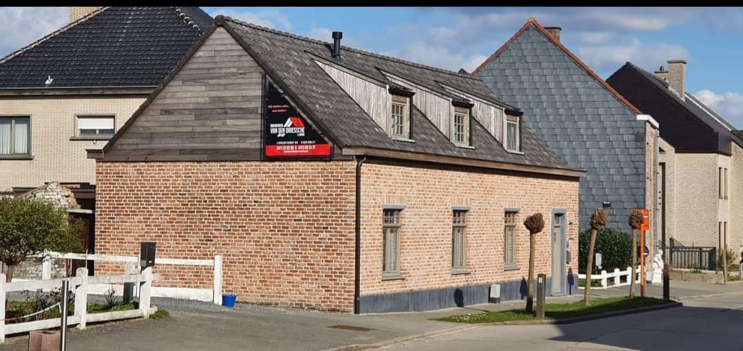 Foto van BV Dakwerken Van den Driessche - Dakwerken Aalst in Aalst — Dakdekker Foto van BV Dakwerken Van den Driessche - Dakwerken Aalst in Aalst — Dakdekker