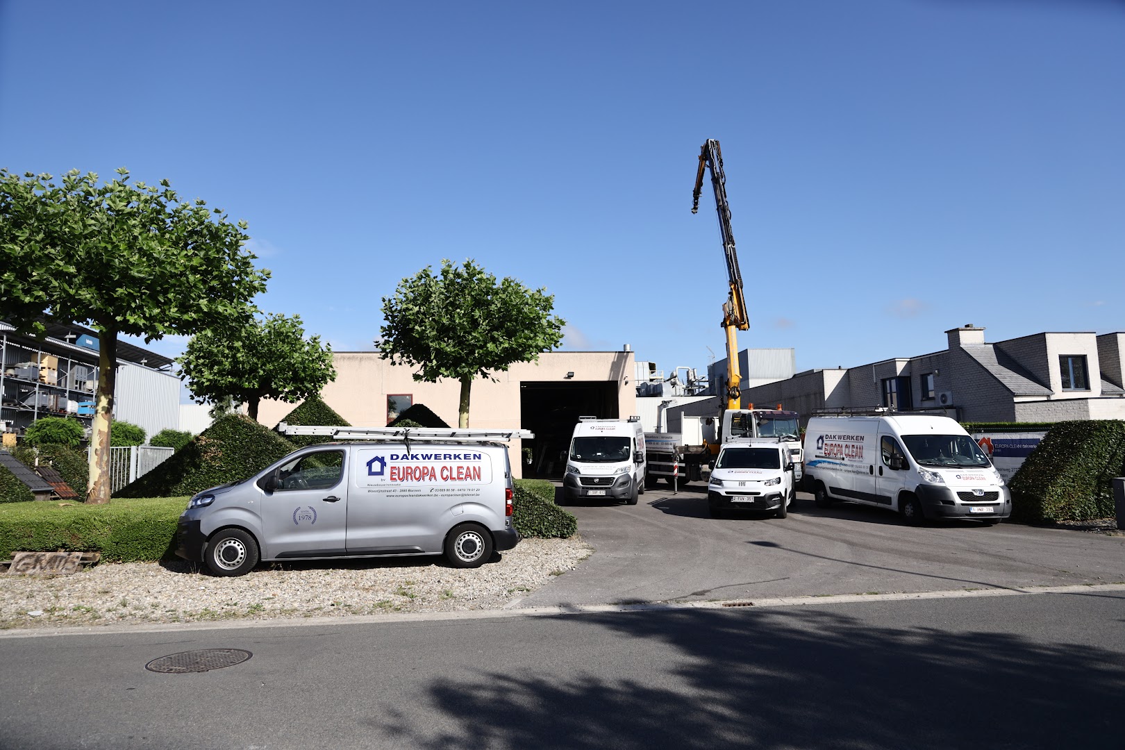 Foto van Europa-Clean dakwerken BV in Bornem — Dakdekker Foto van Europa-Clean dakwerken BV in Bornem — Dakdekker
