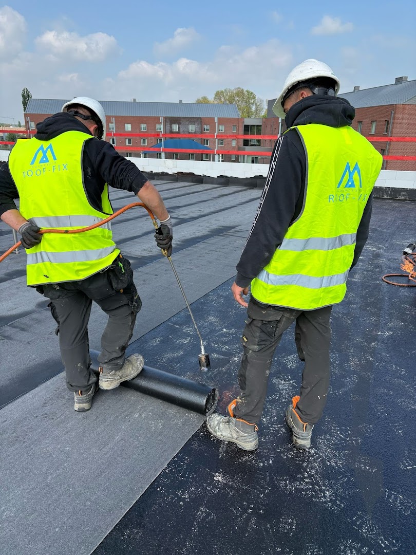 Foto van ROOF FIX in Maasmechelen — Dakdekker Foto van ROOF FIX in Maasmechelen — Dakdekker