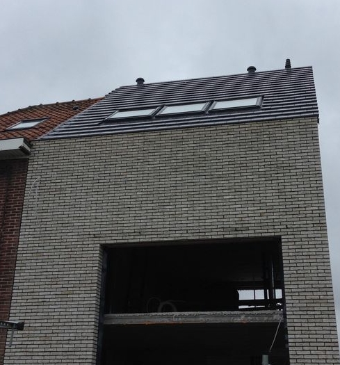 Foto van Solidroofs in Asse — Dakdekker Foto van Solidroofs in Asse — Dakdekker