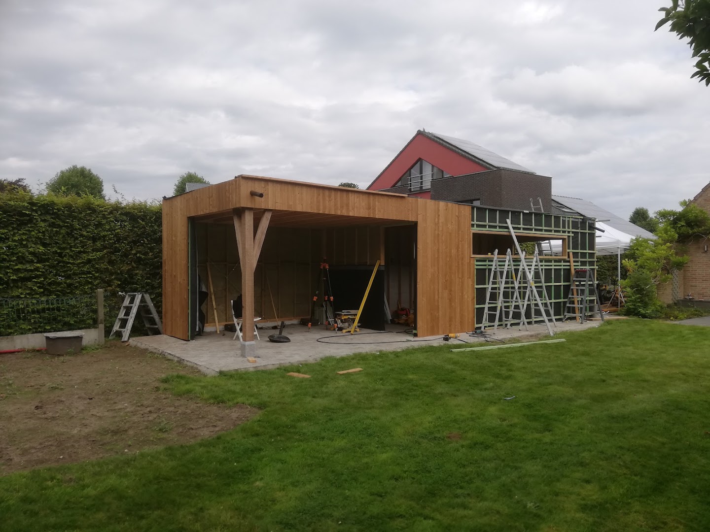 Foto van Neumann - Dakwerken & Schrijnwerk in Destelbergen — Dakdekker (foto 2)