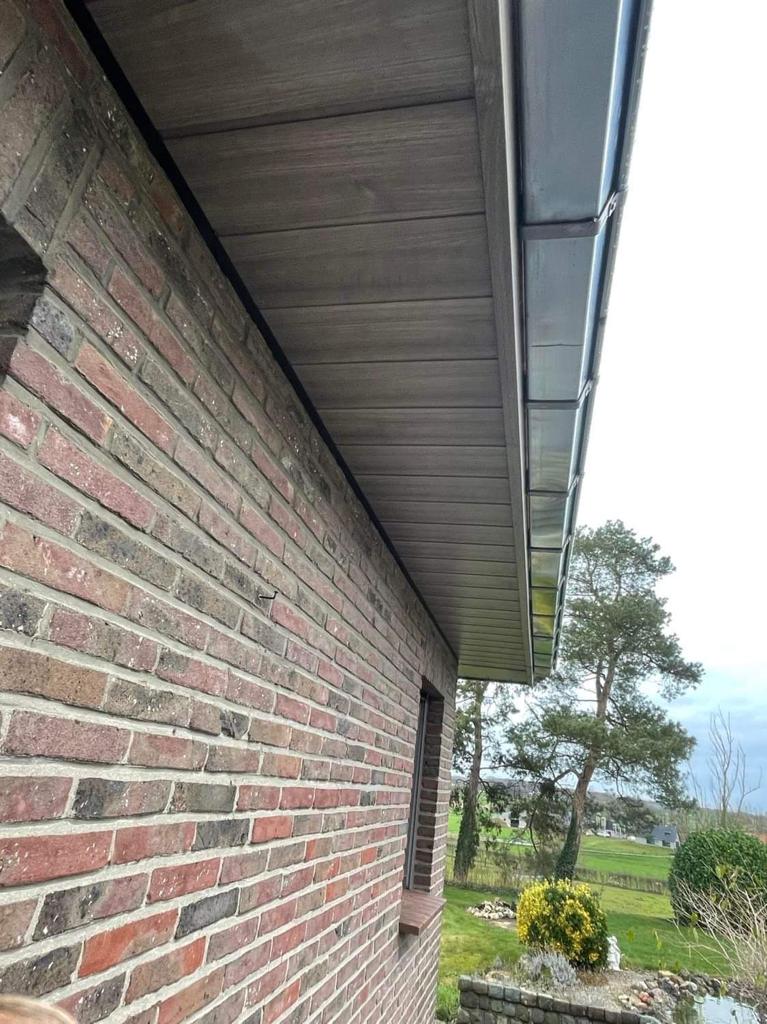 Foto van Dakwerken Plaisier: Uw dak onze zorg in Poperinge — Dakdekker (foto 2)