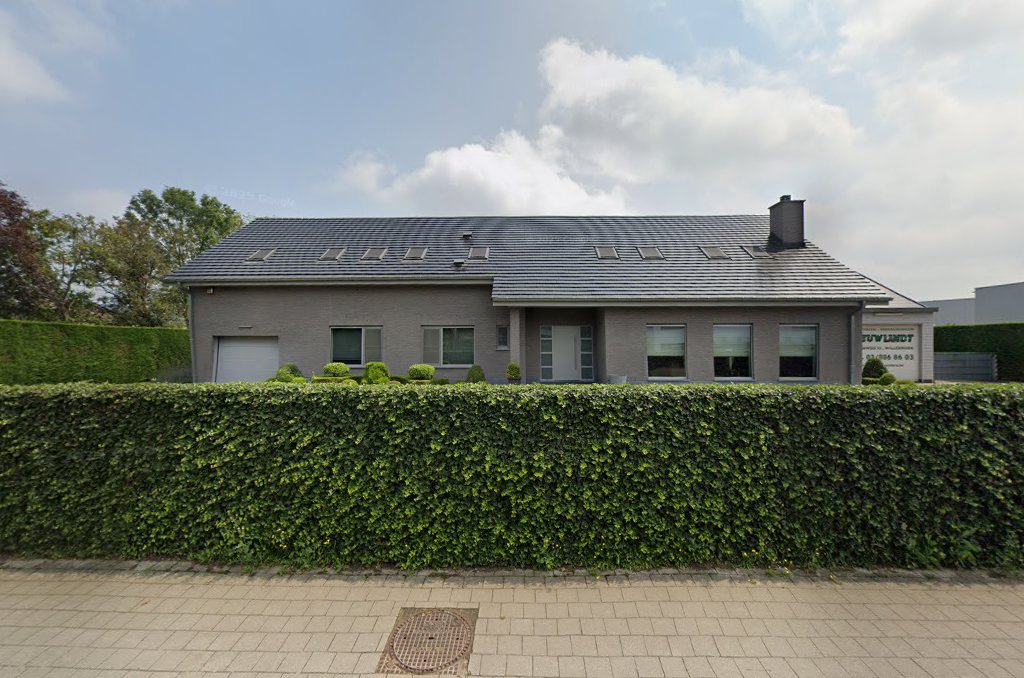 Foto van Dakwerken Nieuwlandt in Willebroek, Dakwerker