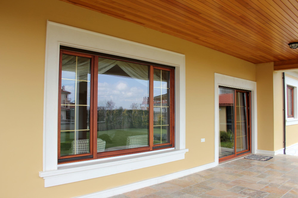 Porte d'entrée en bois lors d'une rénovation, Réalisation