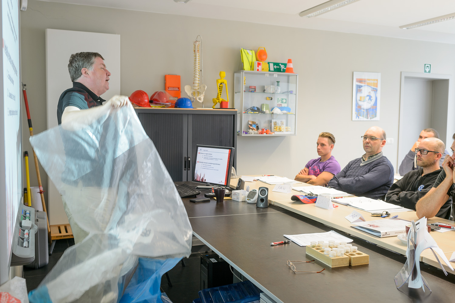 Foto van BE Consult in Geel — Laboratorium (foto 3)