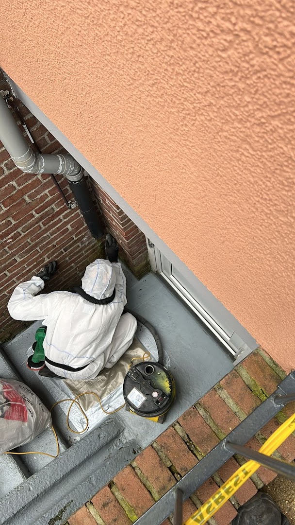 Foto van Crijns Asbestsanering in Nuth — Asbestonderzoek (foto 3)