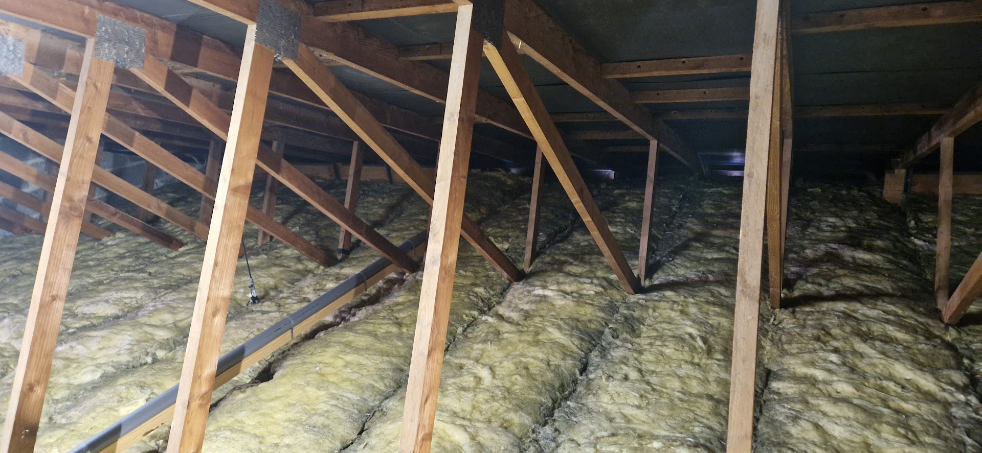 Foto van Uw Attest - EPC asbestattest keuring elektriciteit in Hechtel-Eksel — Certificeringsbureau (foto 3)