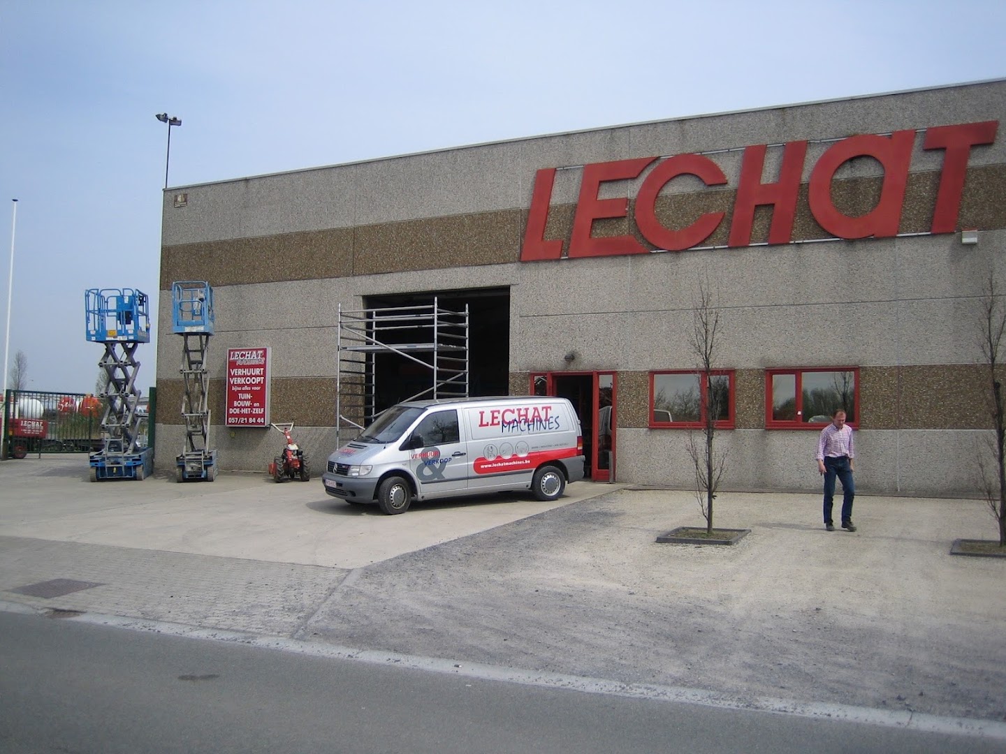 Foto van Lechat Machines in Ieper, Leverancier van bouwmachines