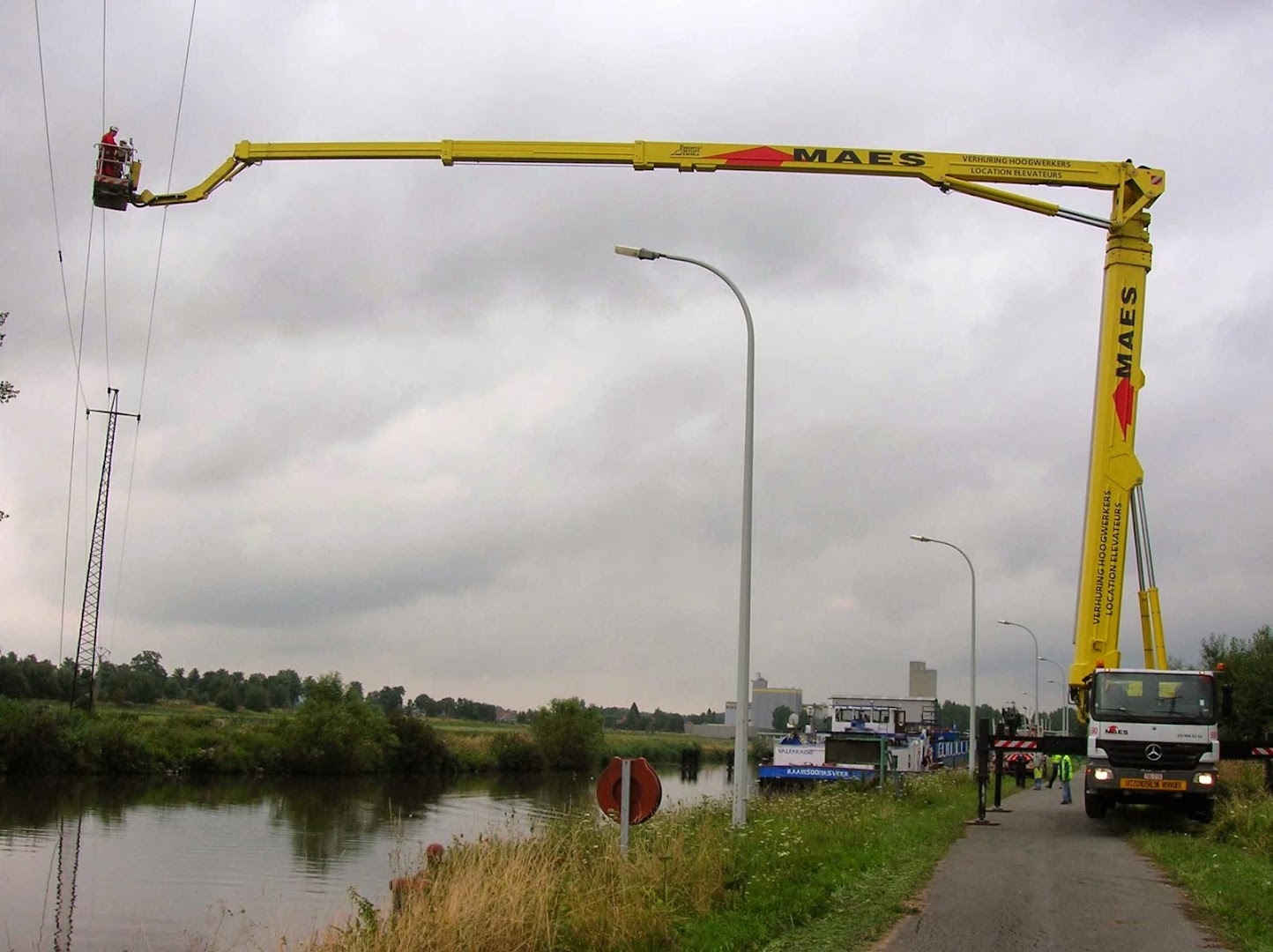 Foto van Maes Hoogwerkers - Montaco in Beringen, Hoogwerker- en kraanverhuurder (foto 2)