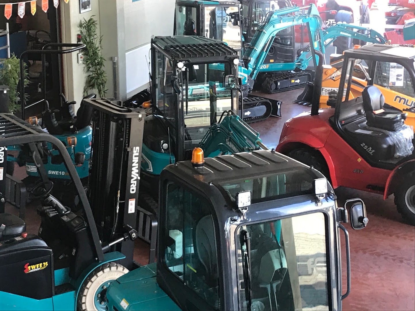Foto van Foets Denis in Paal, Verhuurbedrijf voor bouwapparatuur (foto 3)