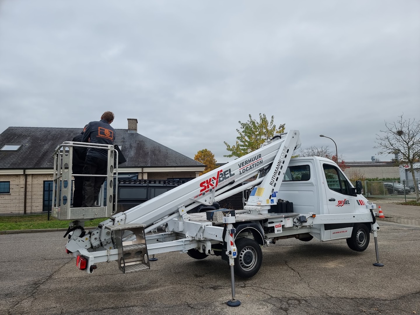 Foto van SKYBEL in Londerzeel, Verhuurder van hoogwerkers (foto 1)