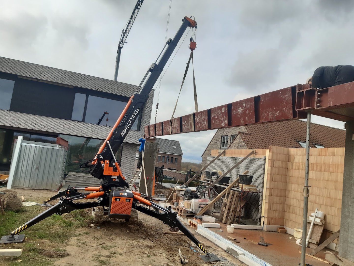 Foto van HS-Lifting bv in Riemst, Kraanverhuur (foto 2)