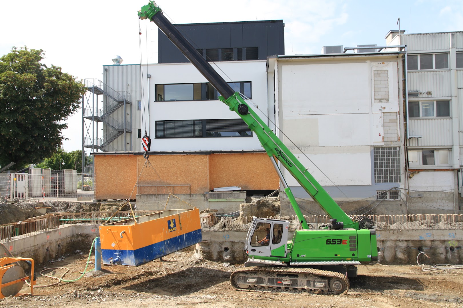Foto van Van Haut nv in Beveren-Kruibeke-Zwijndrecht, Bouwmachinehandelaar (foto 3)