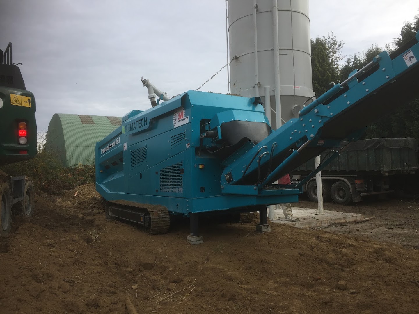 Foto van verhuur mobiele breker en zeefmachines Oosterzele in Oosterzele, Werktuigkundig ingenieur
