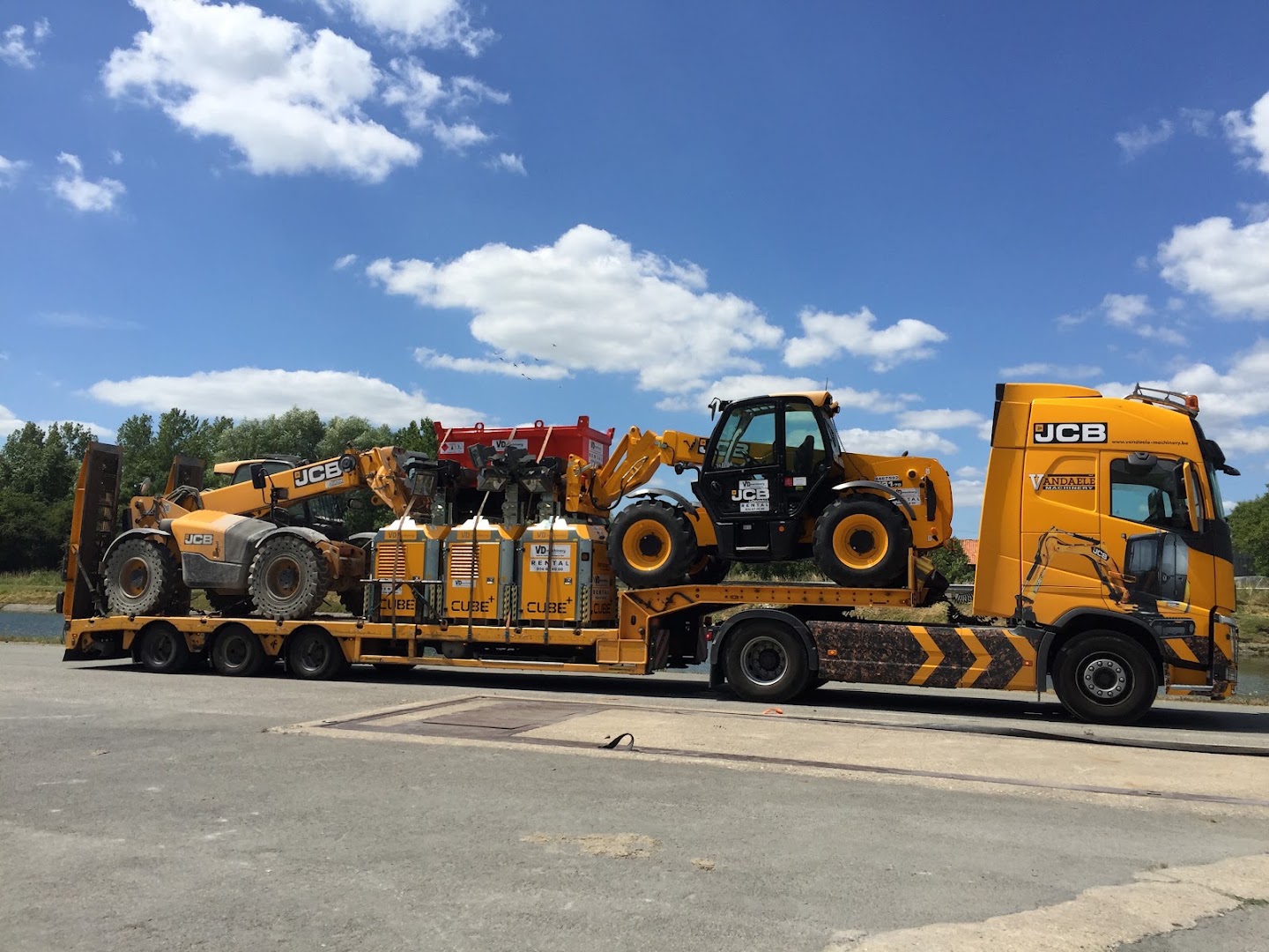 Foto van Vandaele Machinery in Oostrozebeke, Machines (foto 3)