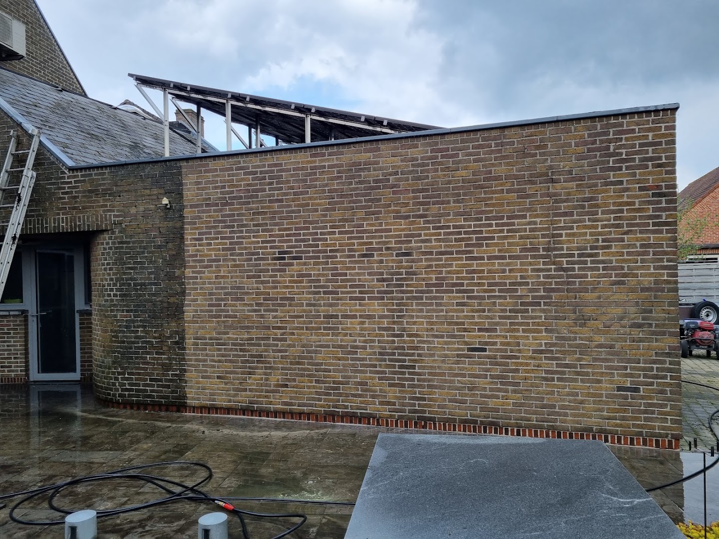 Foto van Dhont Diego: gevelrenovatie - hydrofuge - kluswerken - herstellen voegwerk in Eeklo, Bouwbedrijf (foto 2)