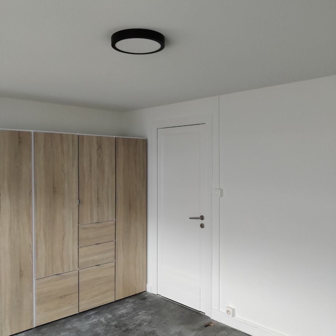Foto van StetieProjects | Schilder | Schrijnwerk | Totaalrenovatie & Elektriciteit in Waregem, Interieurinrichter