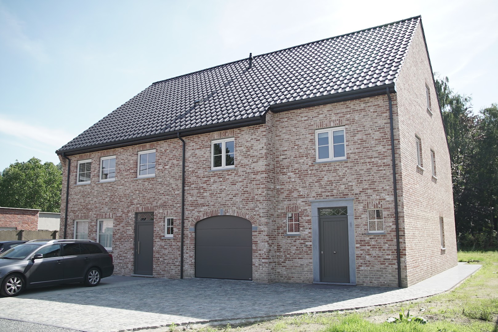 Foto van Gebroeders D'Hondt - Bouwbedrijf, sleutel op de deur aannemer in Aalst, Bouwbedrijf (foto 2)