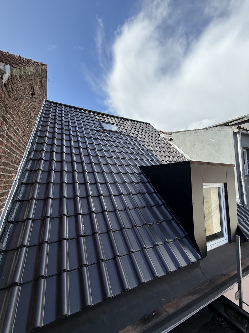 Foto van KRN - BOUW EN RENOVATIE / DAKWERKEN / DAK RENOVATIE / DAK ISOLATIE / GEVEL ISOLATIE in Aalst, Dakdekker (foto 2)