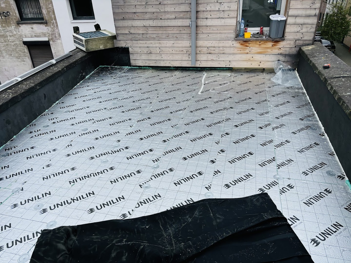 Foto van KRN - BOUW EN RENOVATIE / DAKWERKEN / DAK RENOVATIE / DAK ISOLATIE / GEVEL ISOLATIE in Aalst, Dakdekker (foto 3)