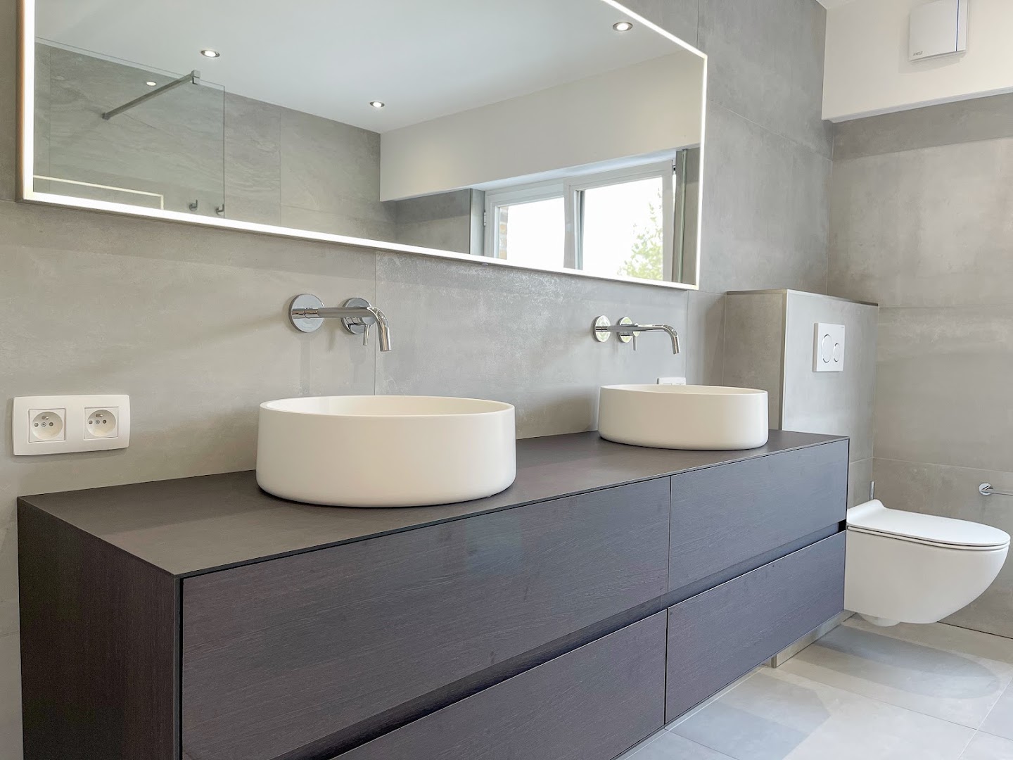Foto van NieuwBad Badkamerrenovatie, Badkamerinstallateur Foto van NieuwBad Badkamerrenovatie, Badkamerinstallateur