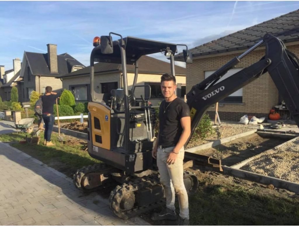 Foto van Y.D.C renovatie, grondwerken & terrasoverkappingen in Herzele, Bouwbedrijf Foto van Y.D.C renovatie, grondwerken & terrasoverkappingen in Herzele, Bouwbedrijf