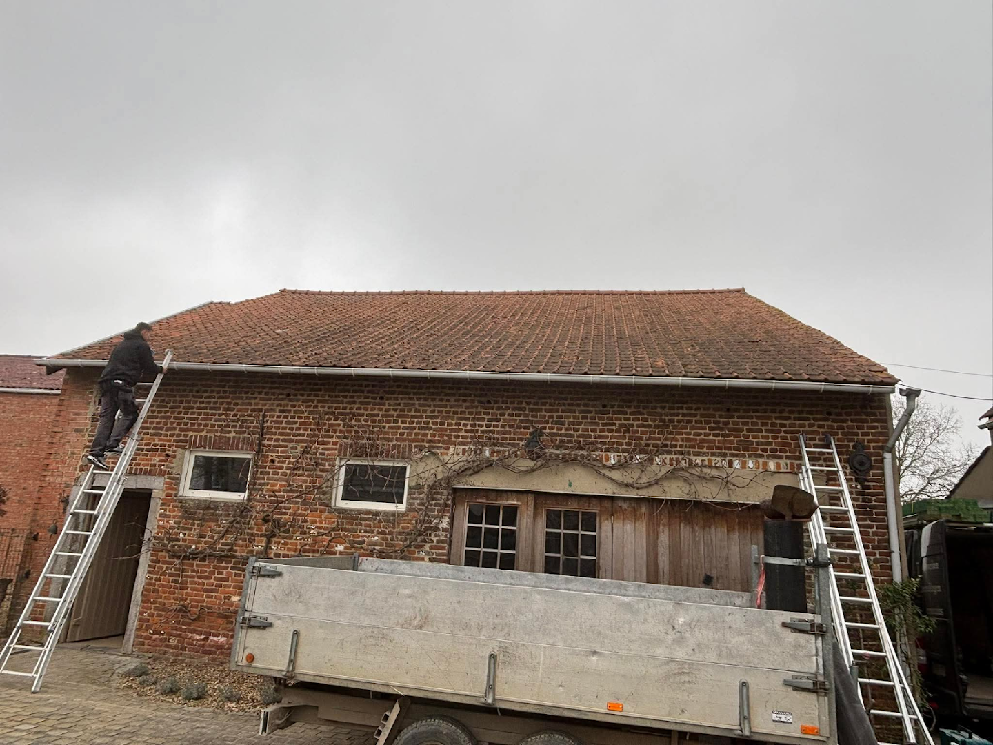Foto van Easyfix dakwerken in Roosdaal, Dakdekker (foto 3)