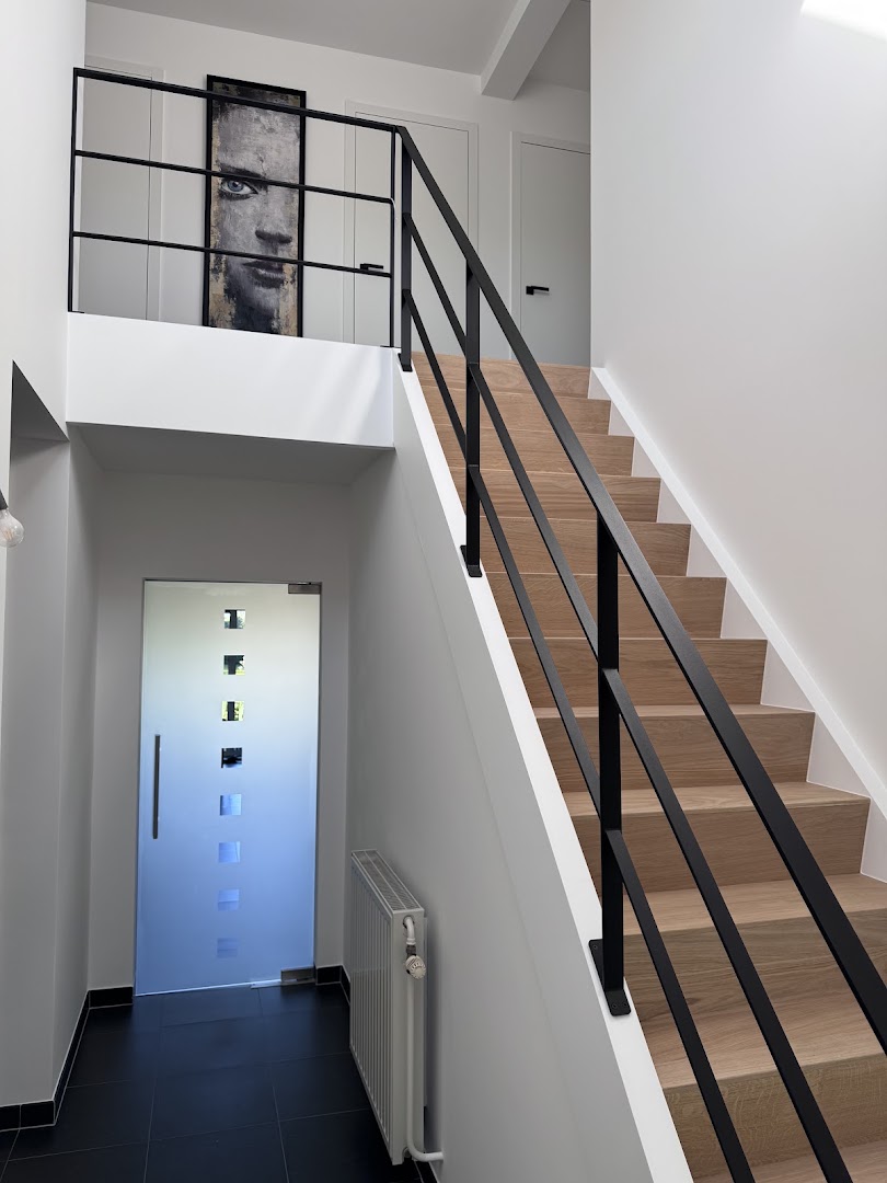 Foto van Trap2 Traprenovatie in Harelbeke, Installateur van trappen (foto 3)