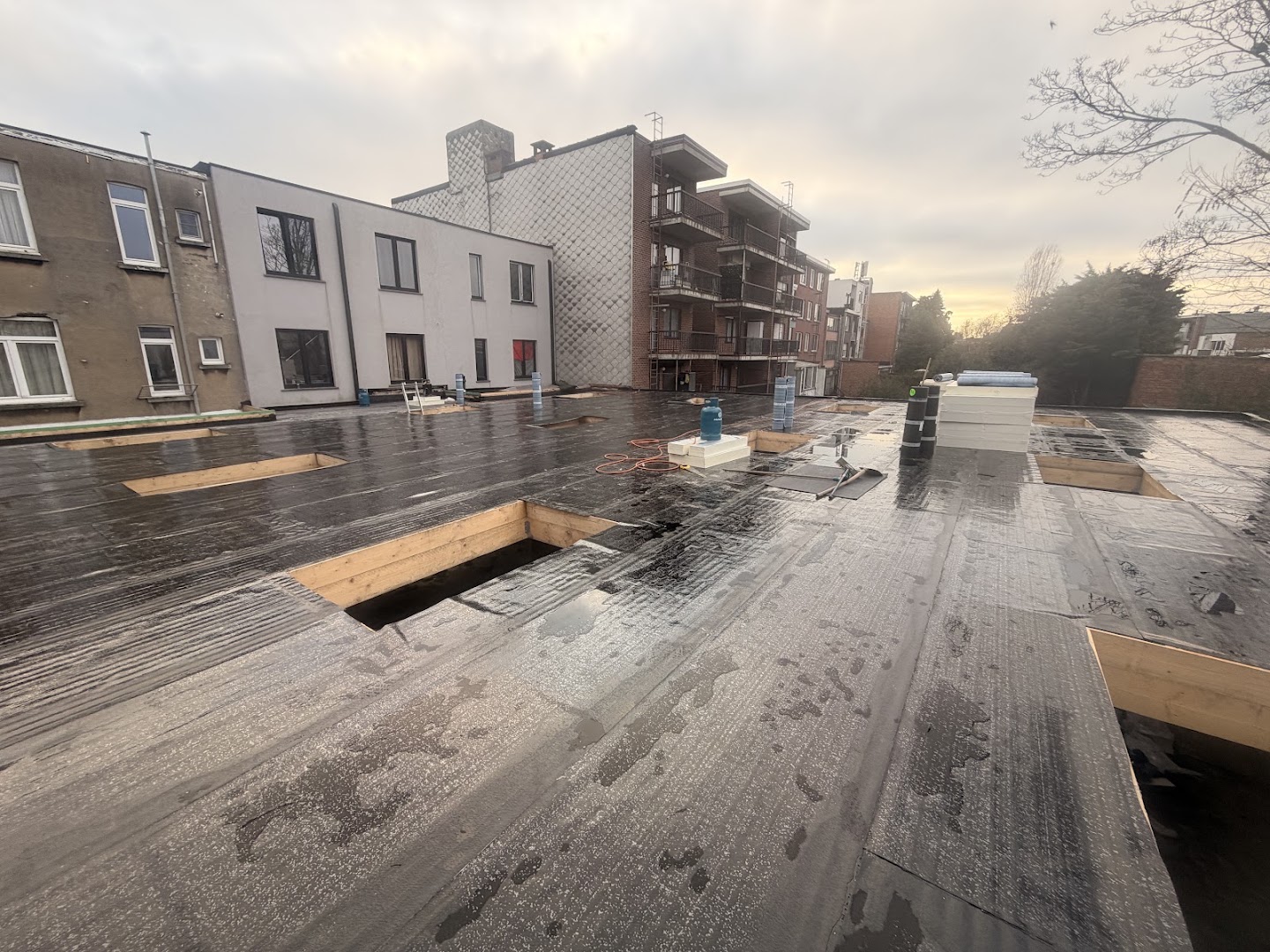 Foto van Roof & Solar Projects | Dakwerken | Totaalrenovatie | Plaatsen Zonnepanelen | Zandhoven in Zandhoven, Dakdekker (foto 2)