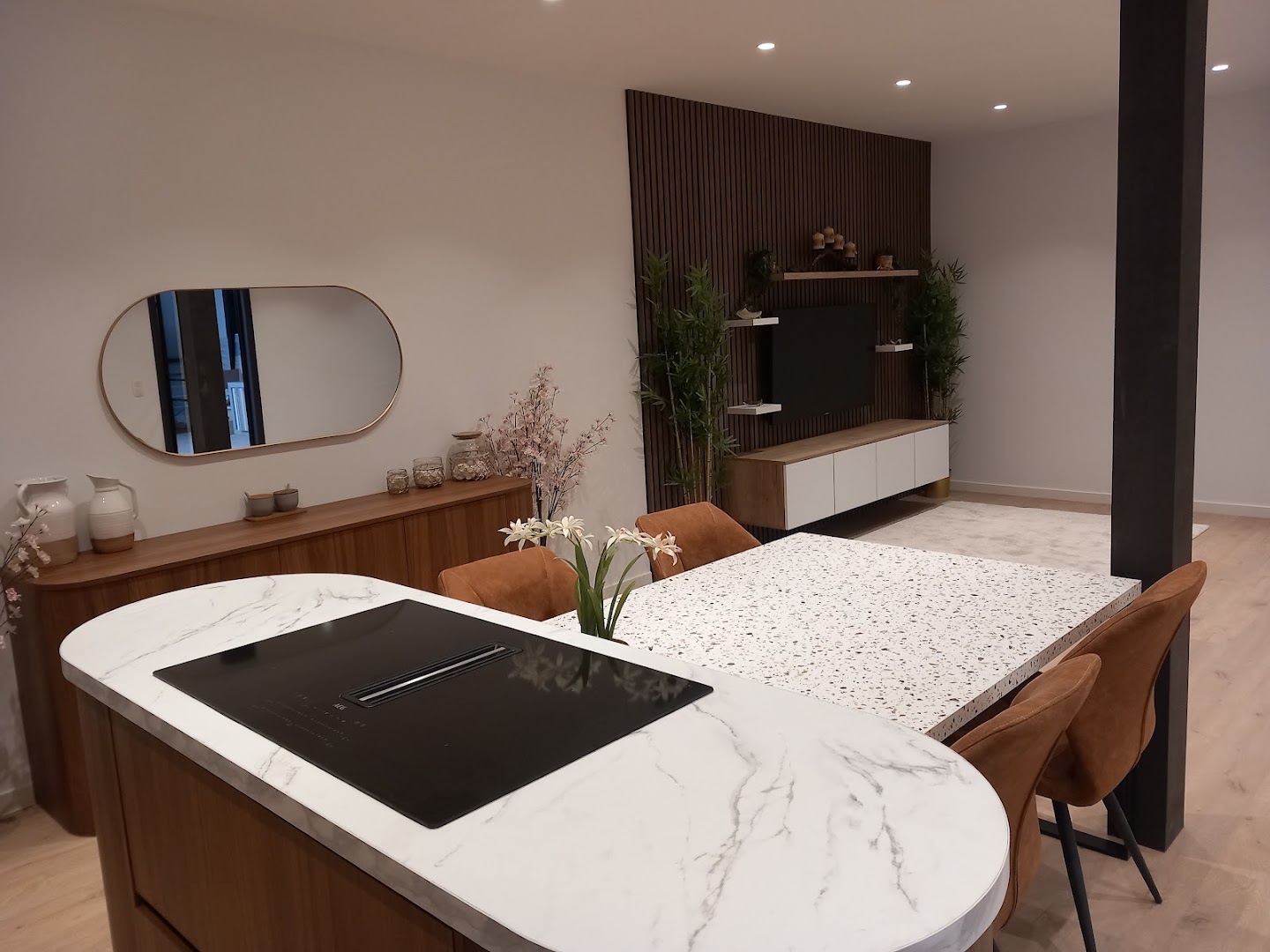 Foto van Arpv totaal interieur - renovatie showroom in Oudenburg, Houtbewerker (foto 2)