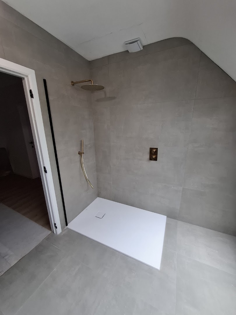 Foto van Van Calster Vloeren & Badkamerrenovaties Antwerpen in Aartselaar, Tegelwinkel (foto 2)